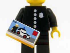 Lego Minifigura - Classic Police Officer - Complete Set with Stand